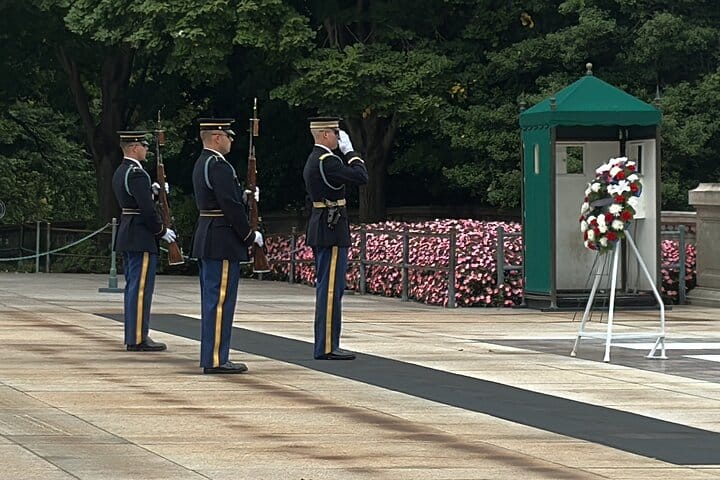 Arlington Cemetery Guided Tour with Changing of the Guard